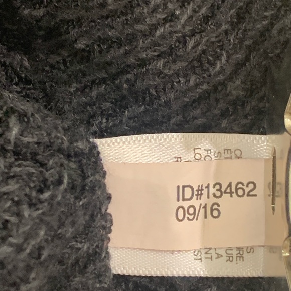 Woman’s Express Sweater Black Size medium Pre-Owned - Picture 10 of 10